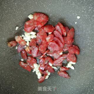 腊肠手撕包菜的做法步骤：4