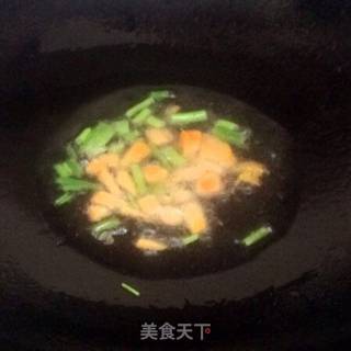 香菇虾仁豆腐煲的做法步骤：9