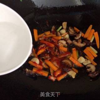 香菇虾仁豆腐煲的做法步骤：12