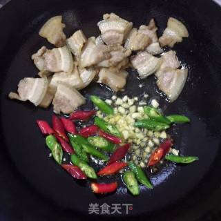 香干回锅肉的做法步骤：3