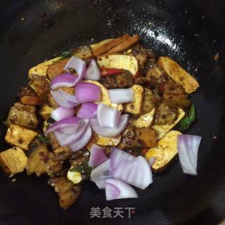 香干回锅肉的做法步骤：6