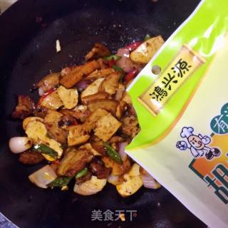 香干回锅肉的做法步骤：7