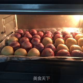 肉松蛋黄酥的做法步骤：23