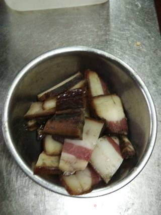 蒸炎陵大片腊肉的做法步骤：4