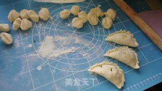 韭菜盒子的做法步骤：12