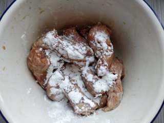 蒜香鸡脖的做法步骤：3
