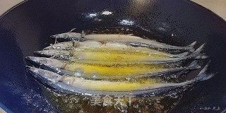 香酥秋刀鱼的做法步骤：3