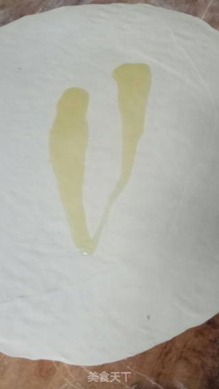 葱油饼的做法步骤：3