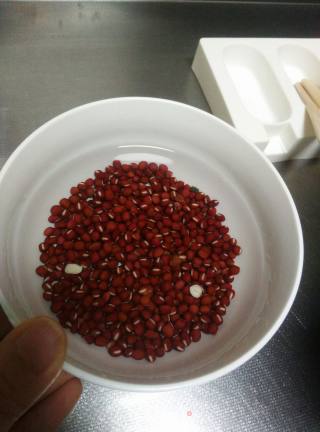 红豆冰棒（奶粉版）的做法步骤：1