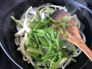 铁板鱿鱼的做法步骤：6