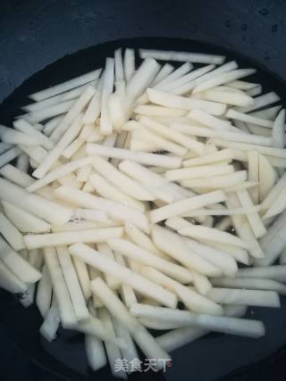 肉丝炒土豆的做法步骤：4