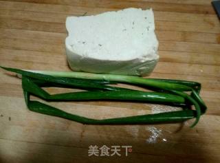 小葱拌豆腐的做法步骤：1
