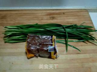 韭菜炒香肝的做法步骤：1