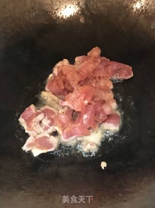 海鲜菇炒肉的做法步骤：4