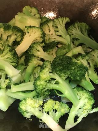 炒西兰花的做法步骤：7