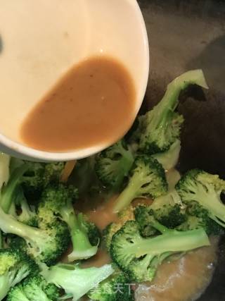 炒西兰花的做法步骤：8