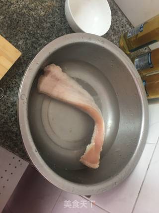 回锅肉的做法步骤：1