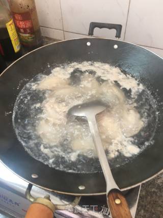 可乐鸡翅的做法步骤：1