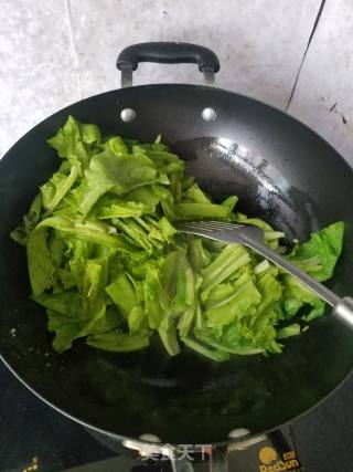 油麦菜炒鸡蛋的做法步骤：5
