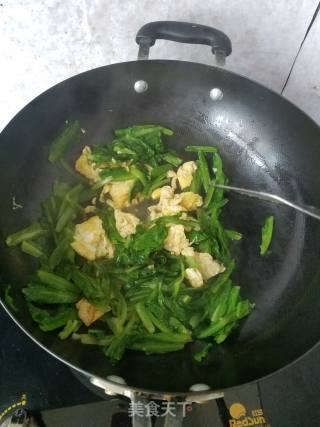 油麦菜炒鸡蛋的做法步骤：7