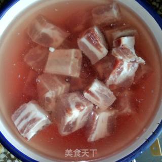 糖醋排骨的做法步骤：1