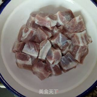 糖醋排骨的做法步骤：2