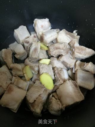红烧排骨的做法步骤：3
