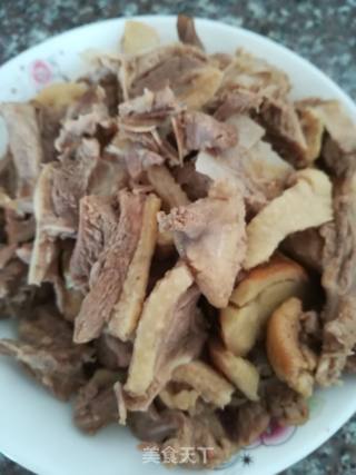红焖鸭肉的做法步骤：3