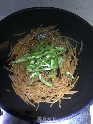 火锅底料之麻辣土豆丝~的做法步骤：3