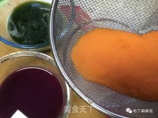 三彩手工面的做法步骤：2