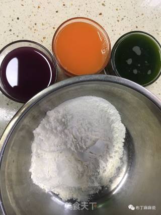 三彩手工面的做法步骤：3