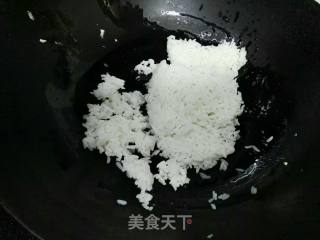 老干妈蛋炒饭的做法步骤：3