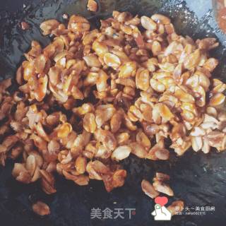 花生芝麻糖的做法步骤：4