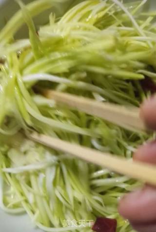 炝拌西葫芦的做法步骤：7