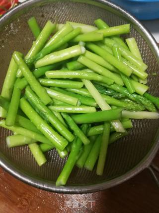 瘦肉炒芦笋的做法步骤：2