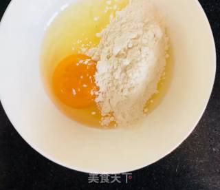 海苔鸡蛋饼的做法步骤：1