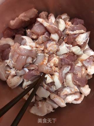 粉蒸肉的做法步骤：1