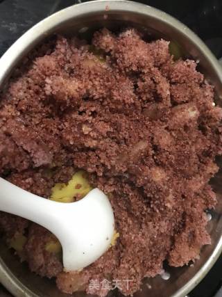 粉蒸肉的做法步骤：4
