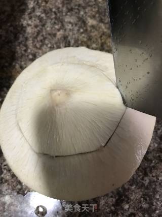 椰子鸡汤的做法步骤：2