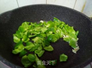 青椒炒火腿的做法步骤：4