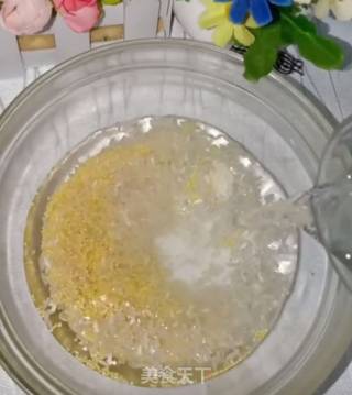 小米瘦肉粥的做法步骤：1