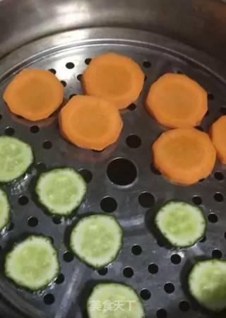 胡萝卜黄瓜泥的做法步骤：1
