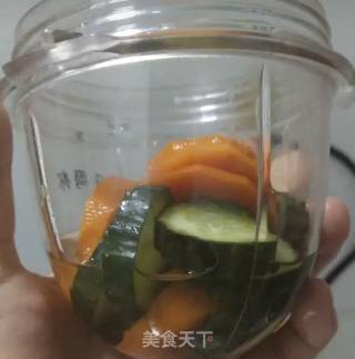 胡萝卜黄瓜泥的做法步骤：2