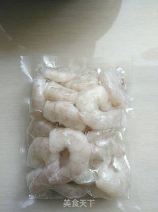 蒜蓉虾仁的做法步骤：1