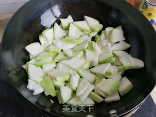 虾仁烧蒲瓜的做法步骤：4