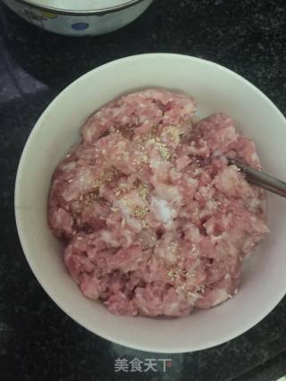 梅菜蒸肉饼的做法步骤：1