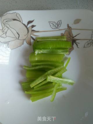 尖椒干豆腐的做法步骤：4