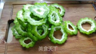 雪碧冰苦瓜的做法步骤：2