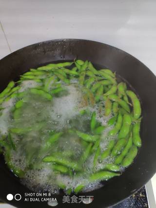 水煮毛豆的做法步骤：3