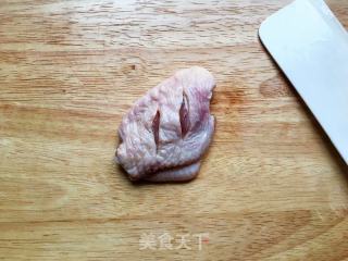 红烧鸡翅中的做法步骤：2